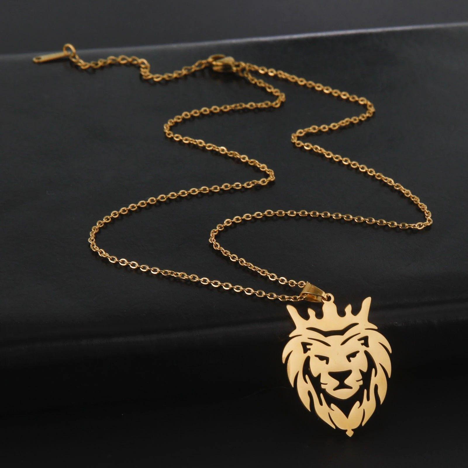 Collar Cabeza Leon Corona King Acero Dorado-5