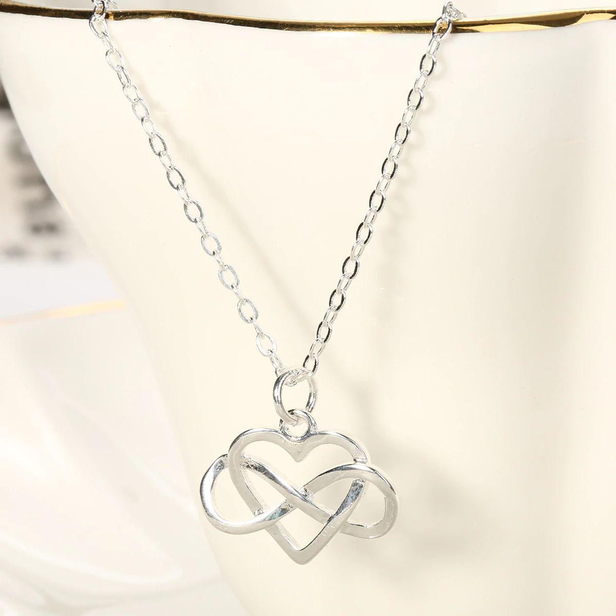 Collar Corazon Infinito Amor Plateado-3