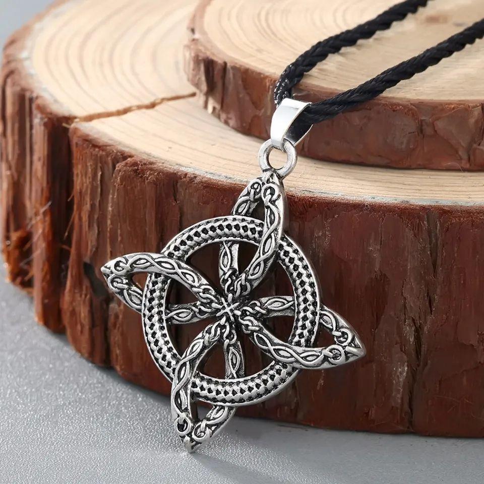 Collar Colgante Nudo De Bruja Nordica Plateado-2