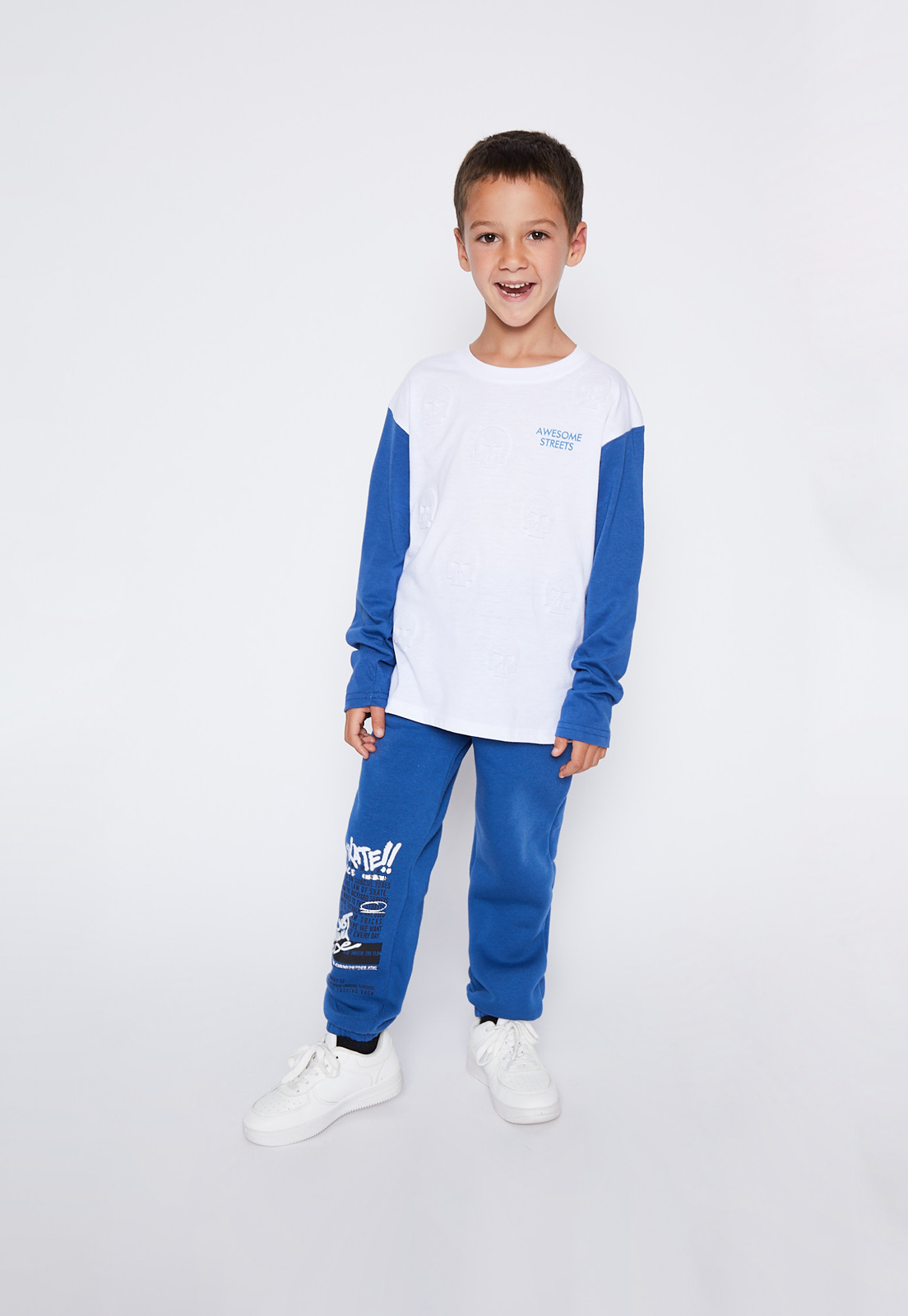 Polera Niño Blanco Emboss Family Shop-2