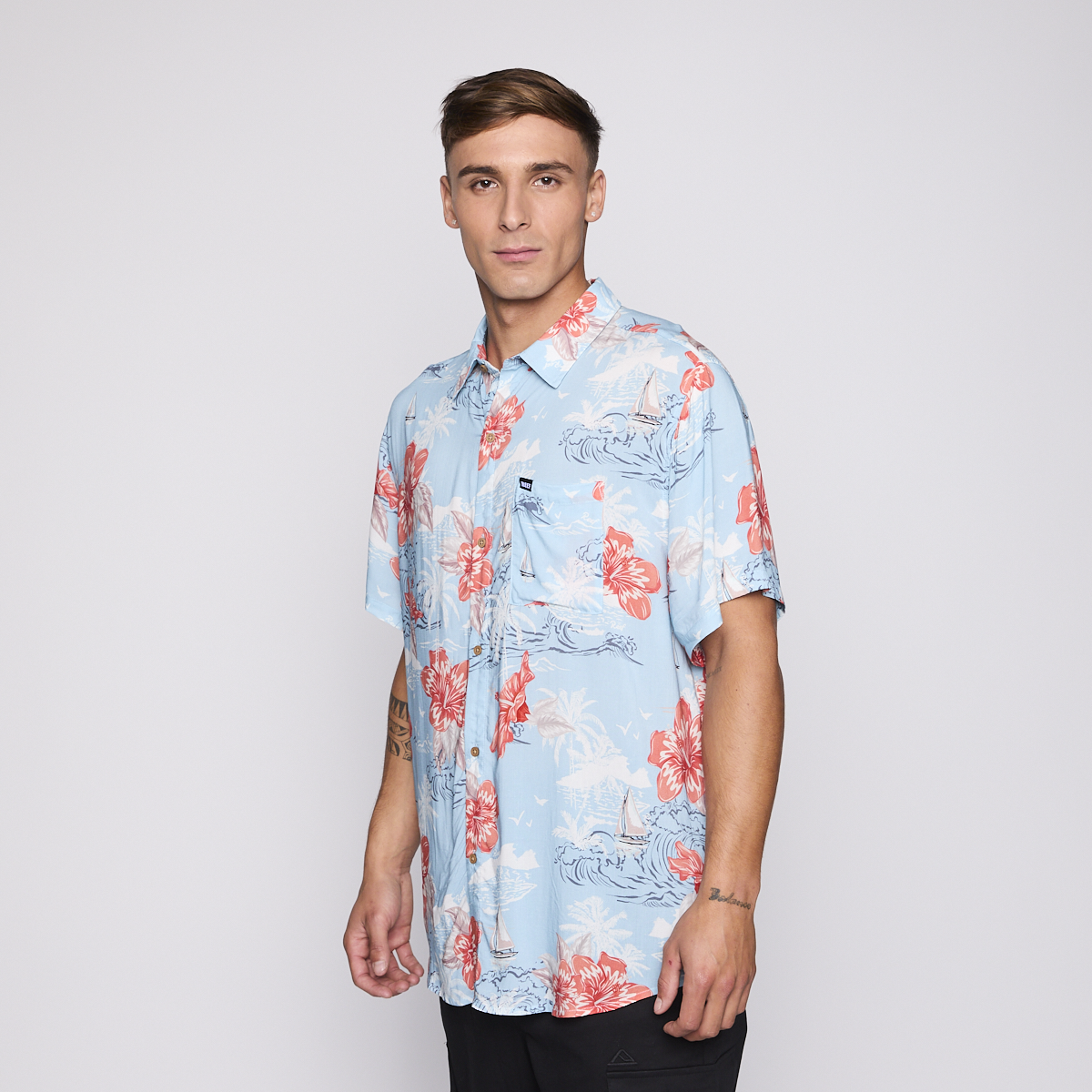 Camisa Reef Men Floreada Celeste-1