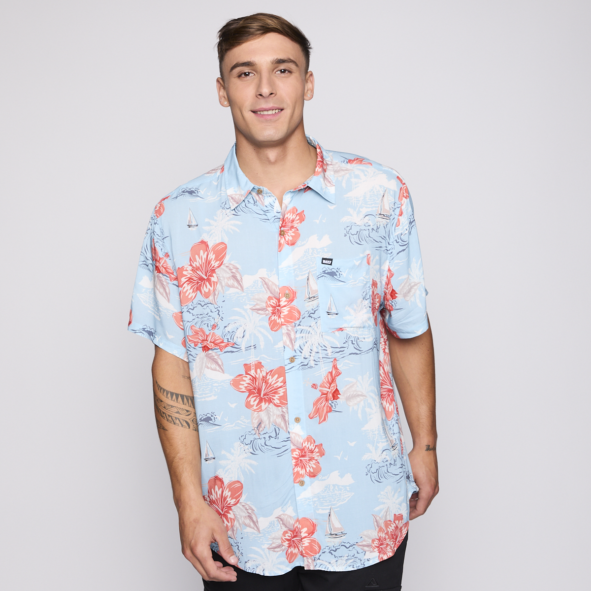 Camisa Reef Men Floreada Celeste-3