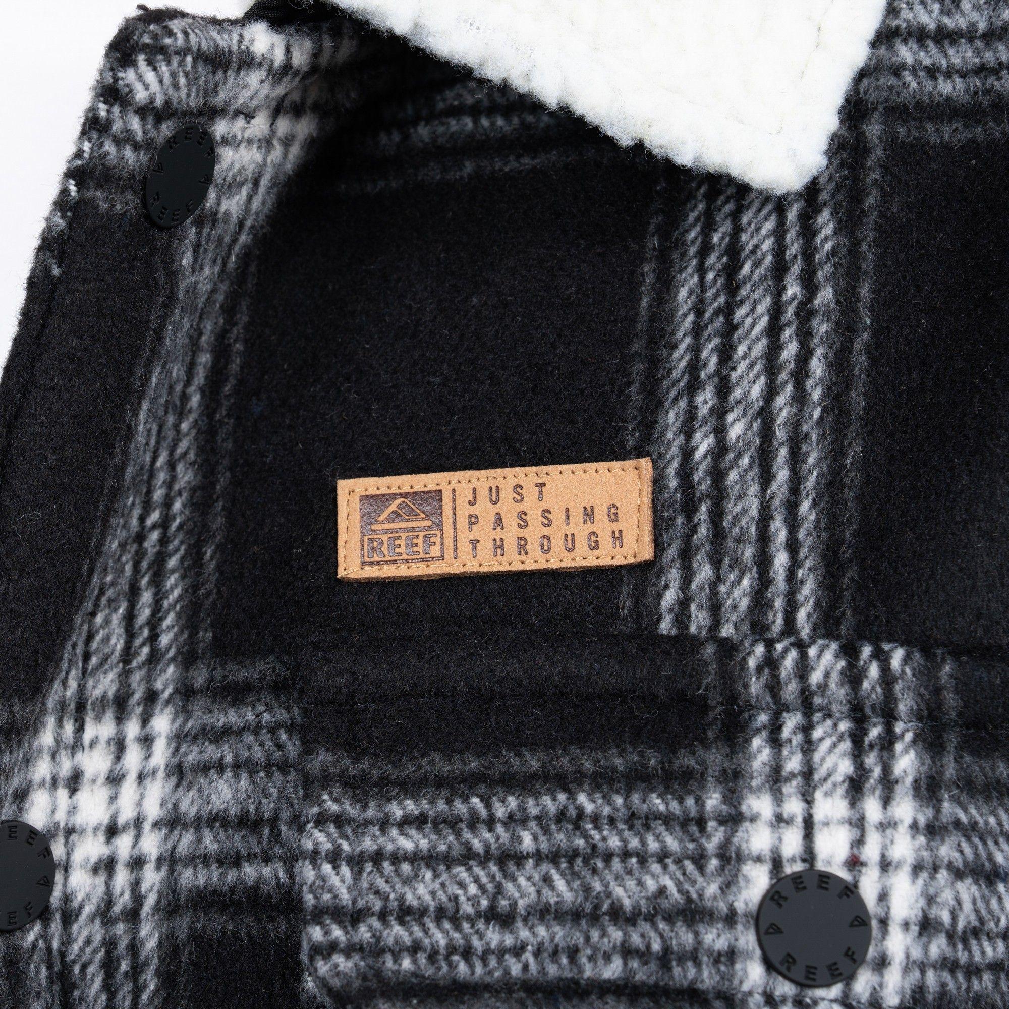 Casaca Reef Men Black White Buttons-2