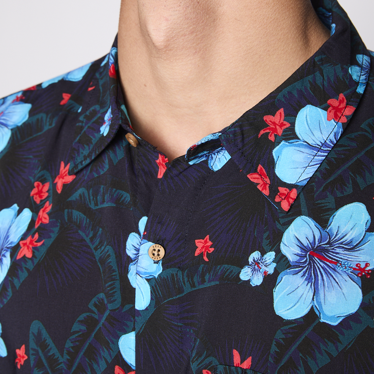 Camisa Reef Men Negra Floreada-5