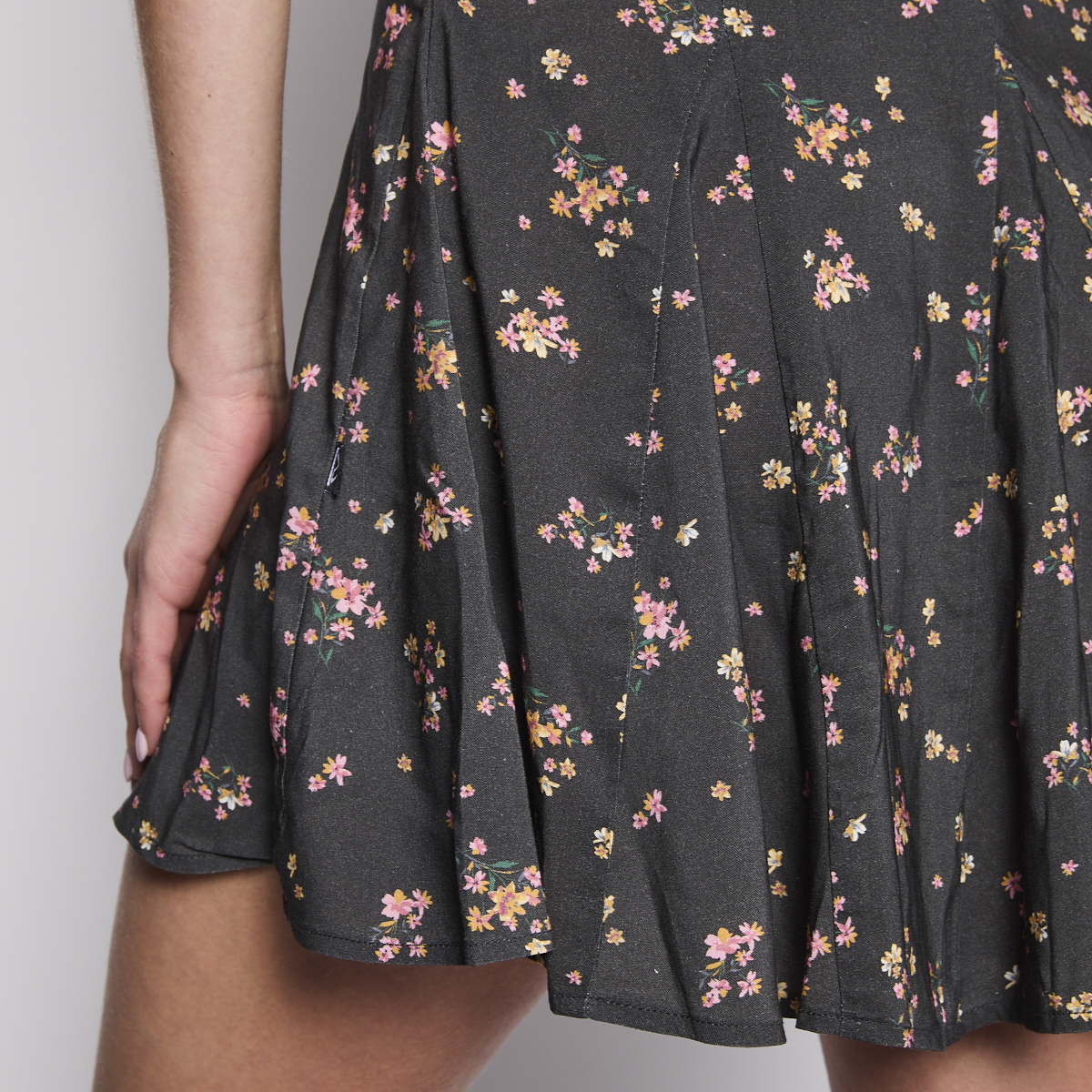 Vestido Reef Women Soft Black Flowers Buttons-6