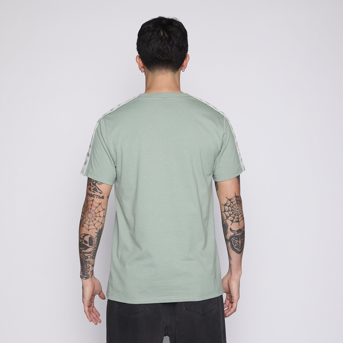 Polera Kappa Men Banda Green Logo Front White-1