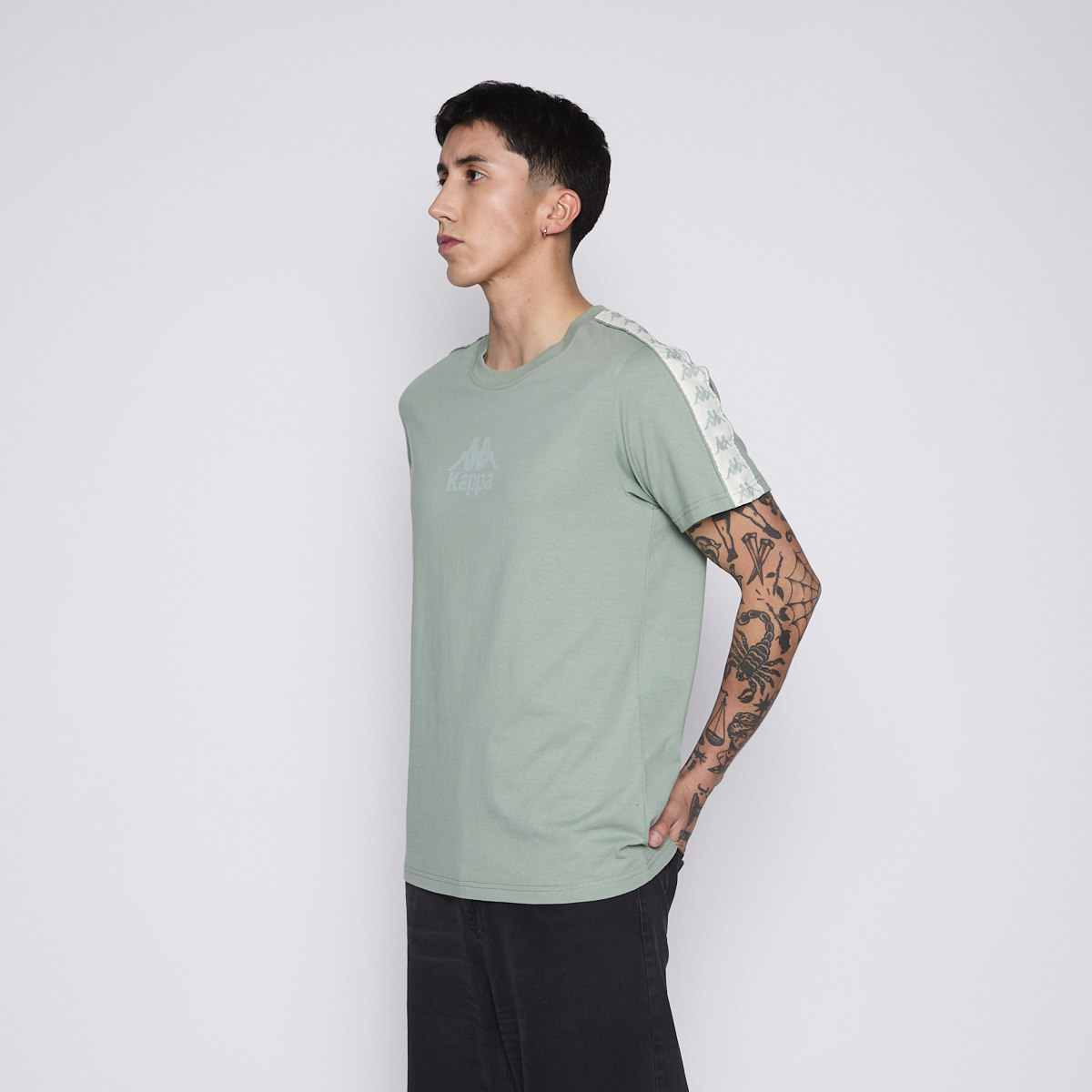 Polera Kappa Men Banda Green Logo Front White-3