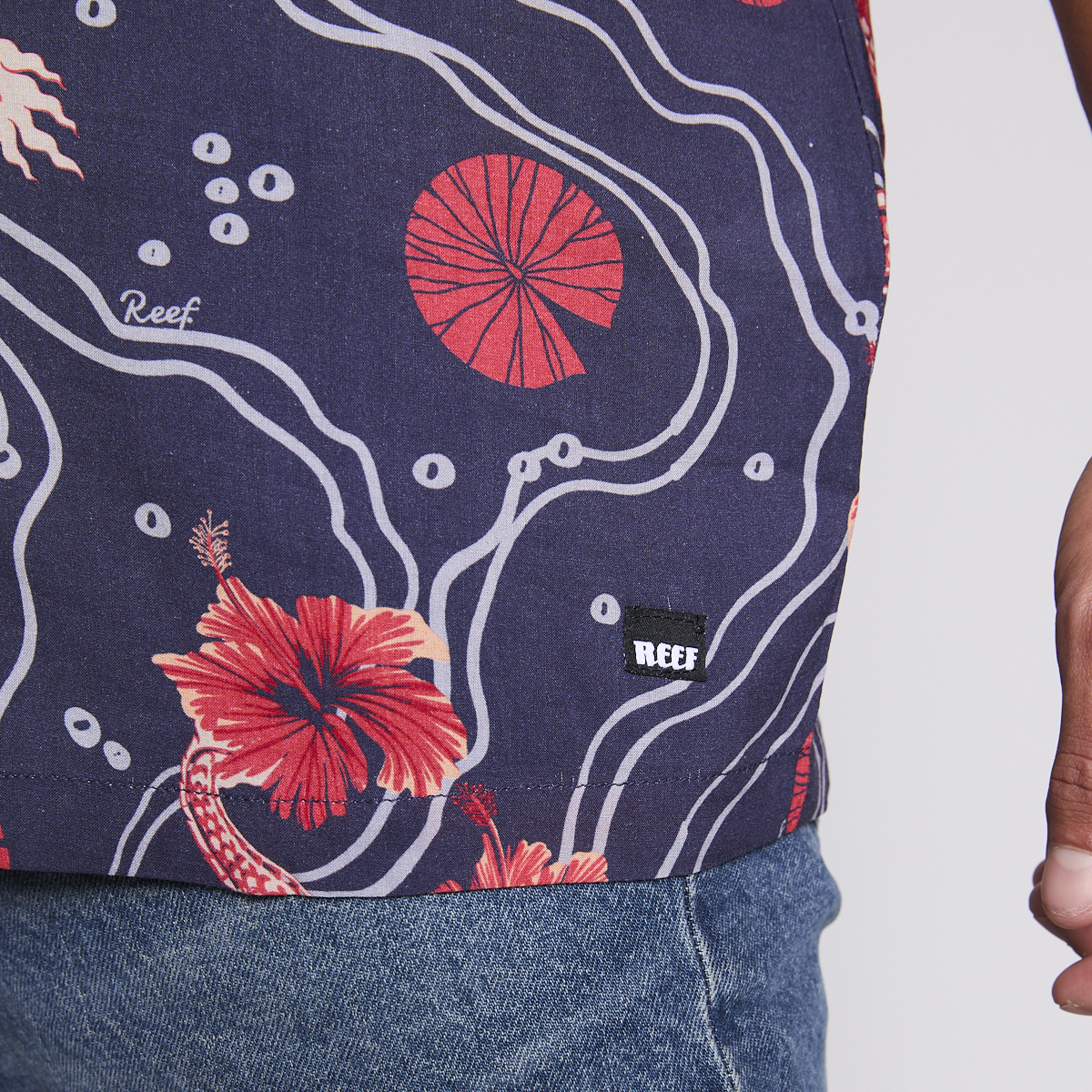 Camisa Reef Men Azul Dragones Rojos y Flores-6