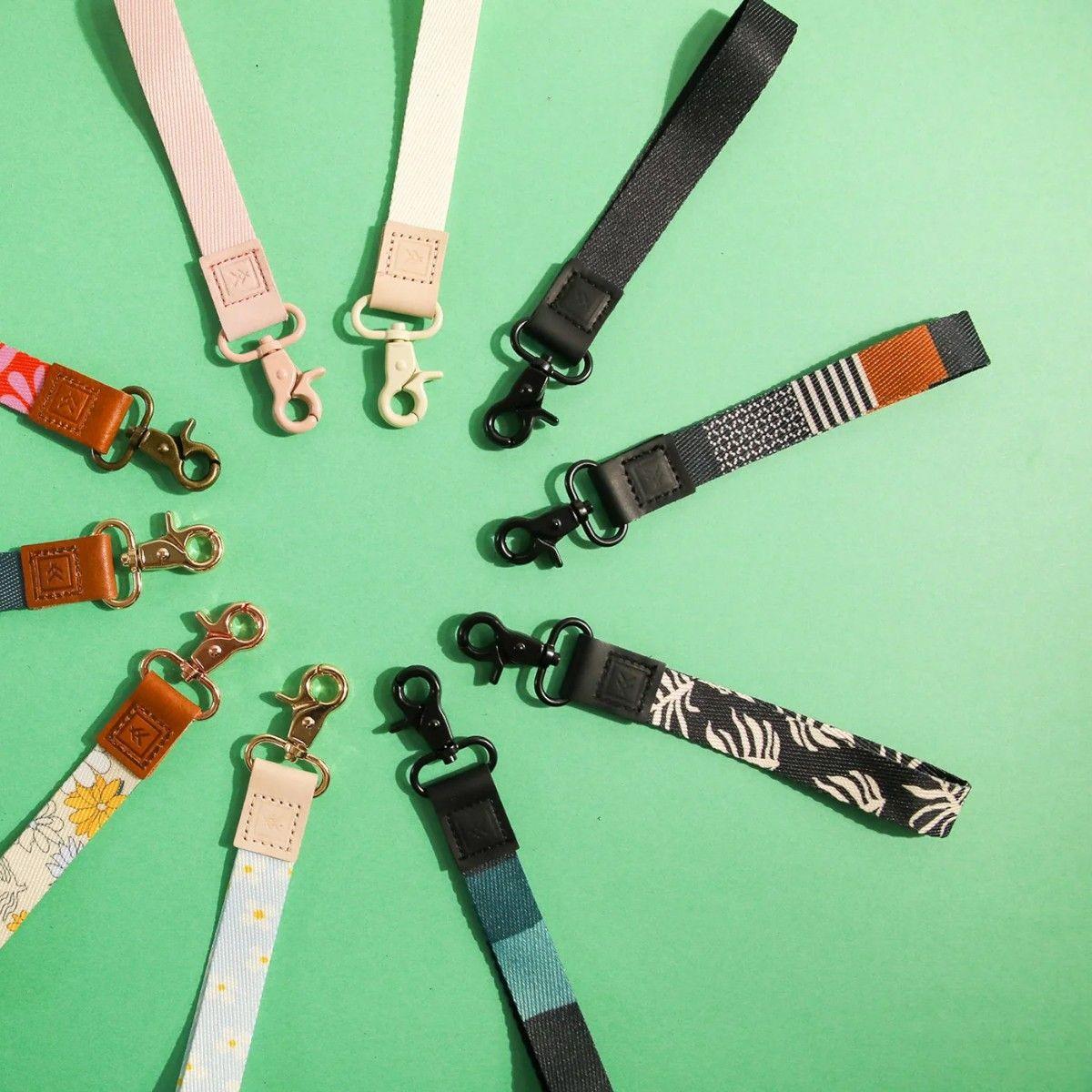 Wrist Lanyard Thread Sanders-2