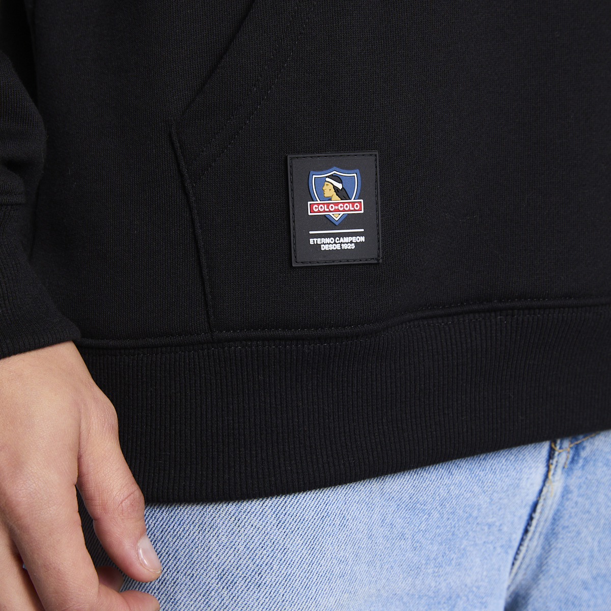 Polerón Colo Colo Urbano Hombre Hoodie Eterno Campeón Negro-3