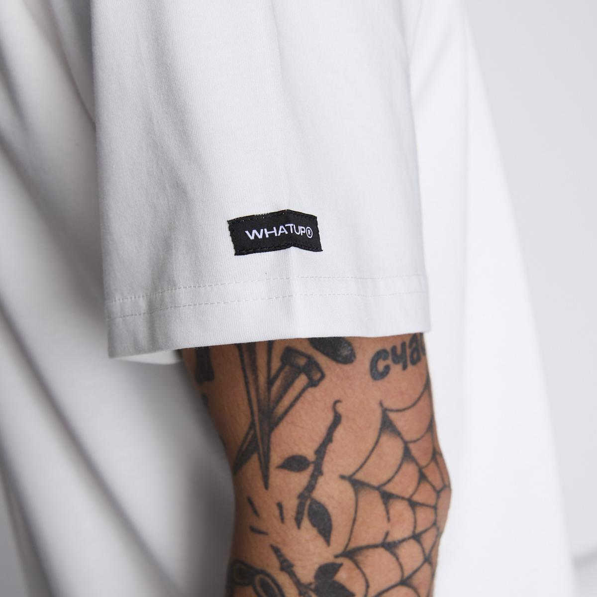 Polera Whatup Men Cherry White-3