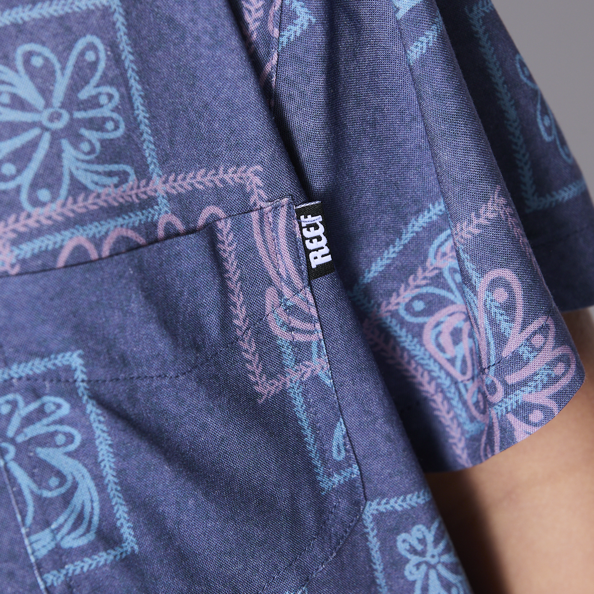 Camisa Reef Kids Azul Figuras-6