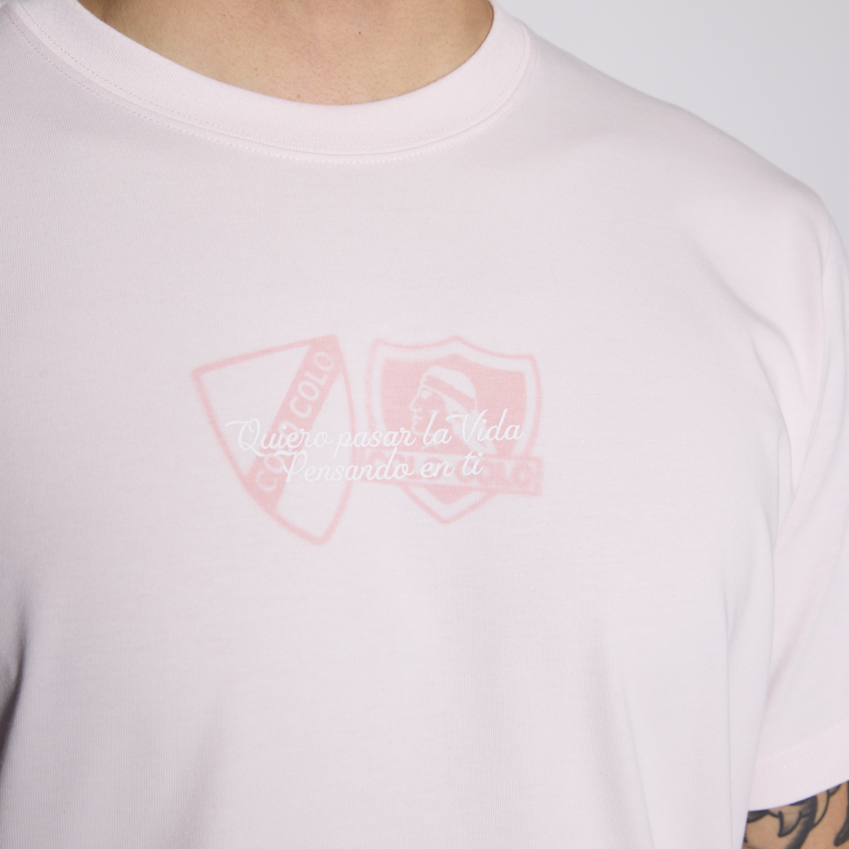 Polera Colo Colo Urbano Hombre Quiero Seguirte Rosado-2