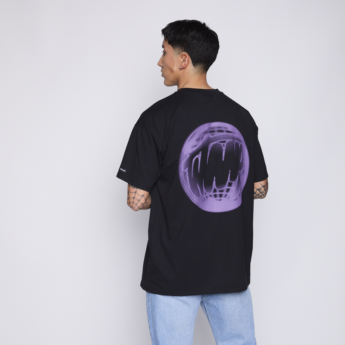 Polera WhatUp Oversize Black Round Purple-2