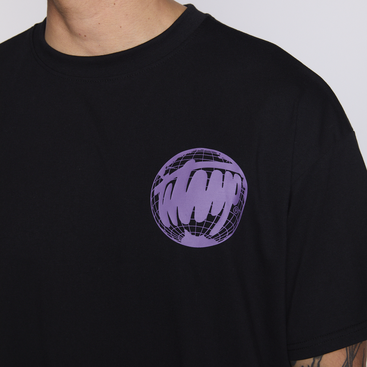 Polera WhatUp Oversize Black Round Purple-4