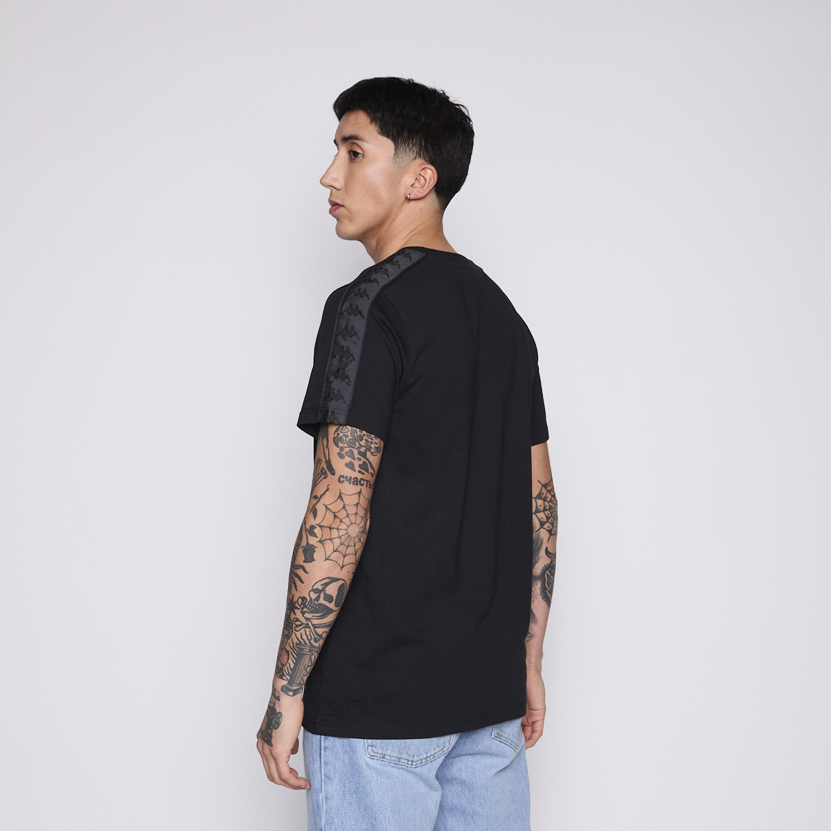 Polera Kappa Men Banda Black Logo Front Grey-3