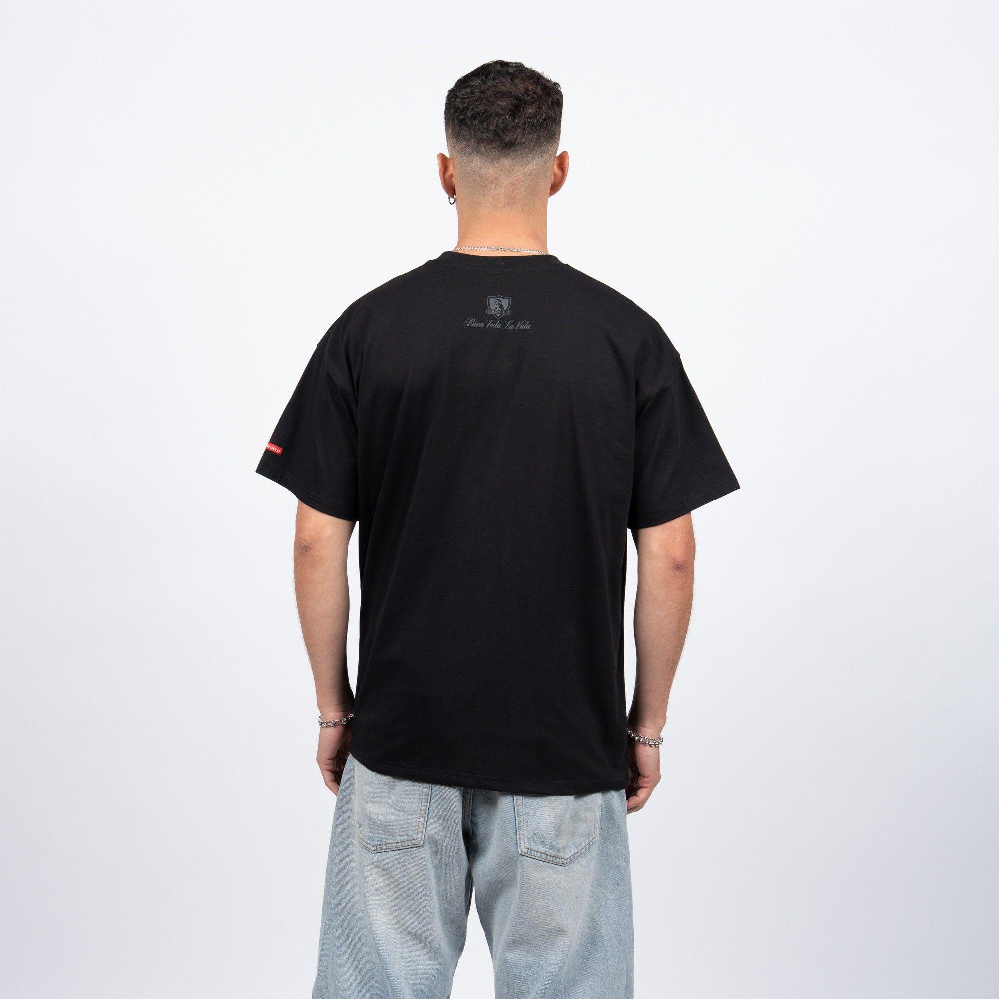 Polera Colo-Colo Urbano Negro Escudo Pequeño Gris-1