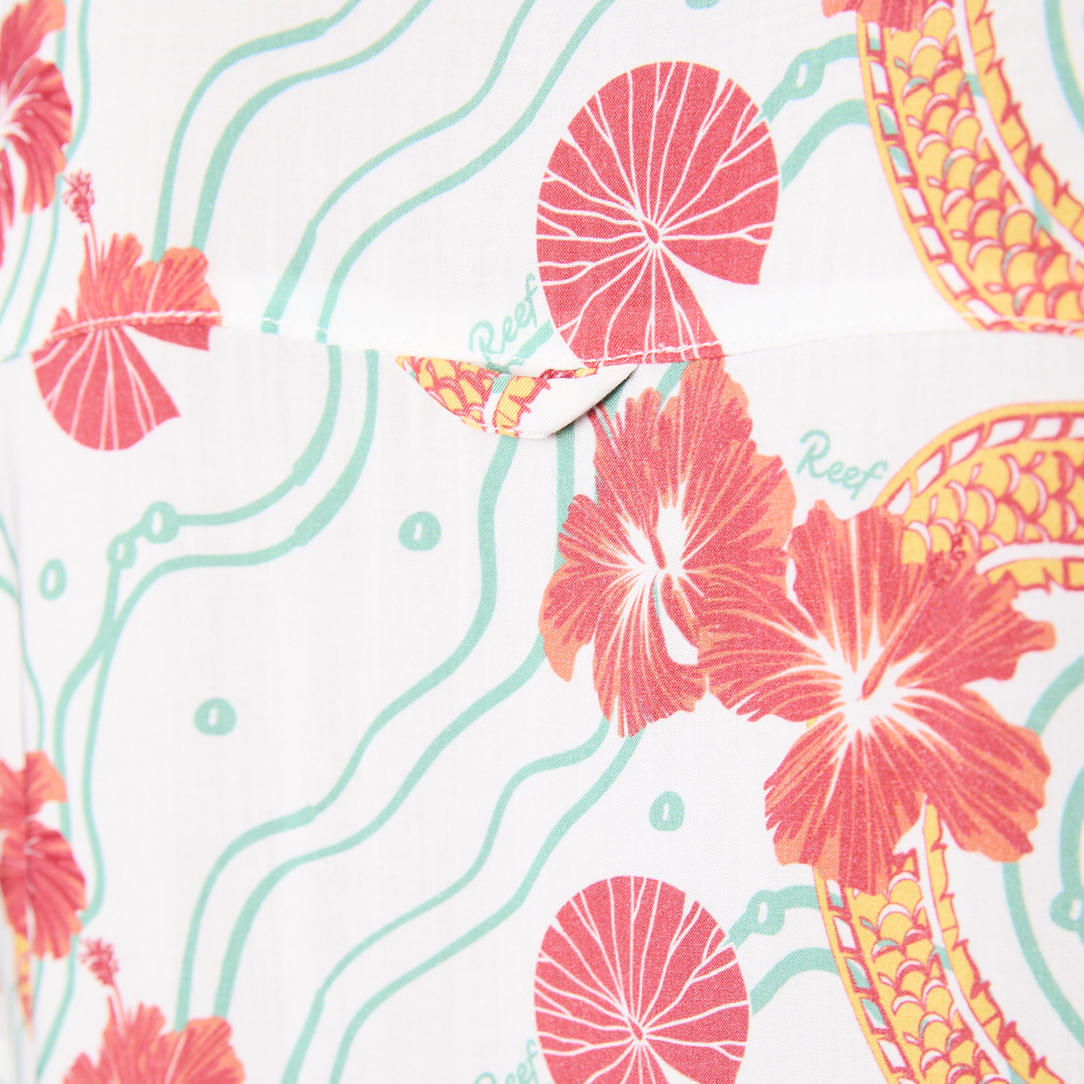 Camisa Reef Men Blanca Dragones Rojos y Flores-6