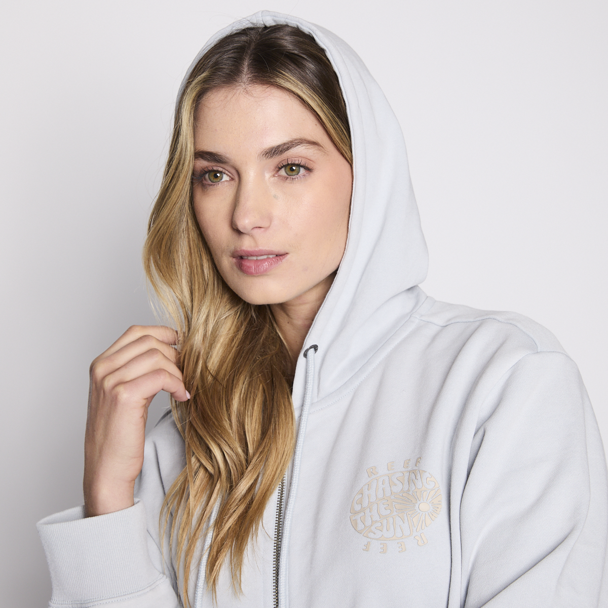 Polerón Reef Women Full Zipper Light Blue Chasing Sun-5