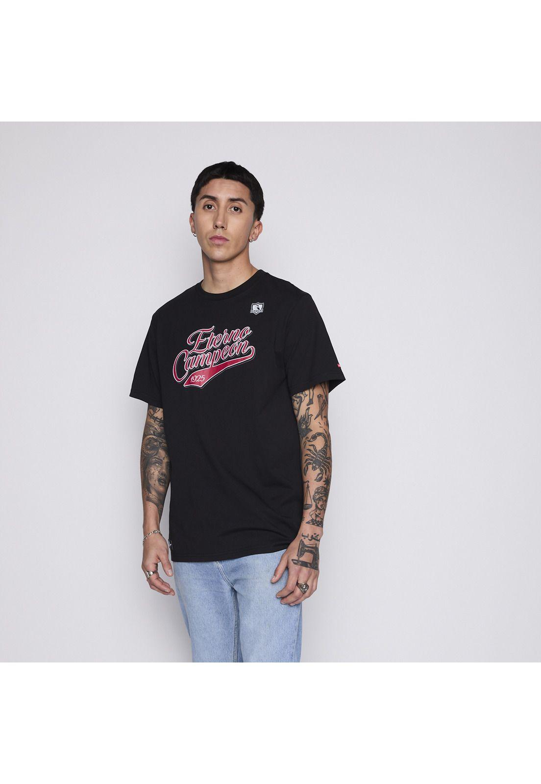 Polera Colo Colo Urbano Hombre Eterno Campeón Negro y Rojo-2