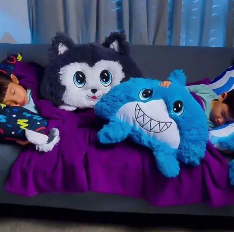 Funda almohada Fluffla Luff happy napper tiburon-3