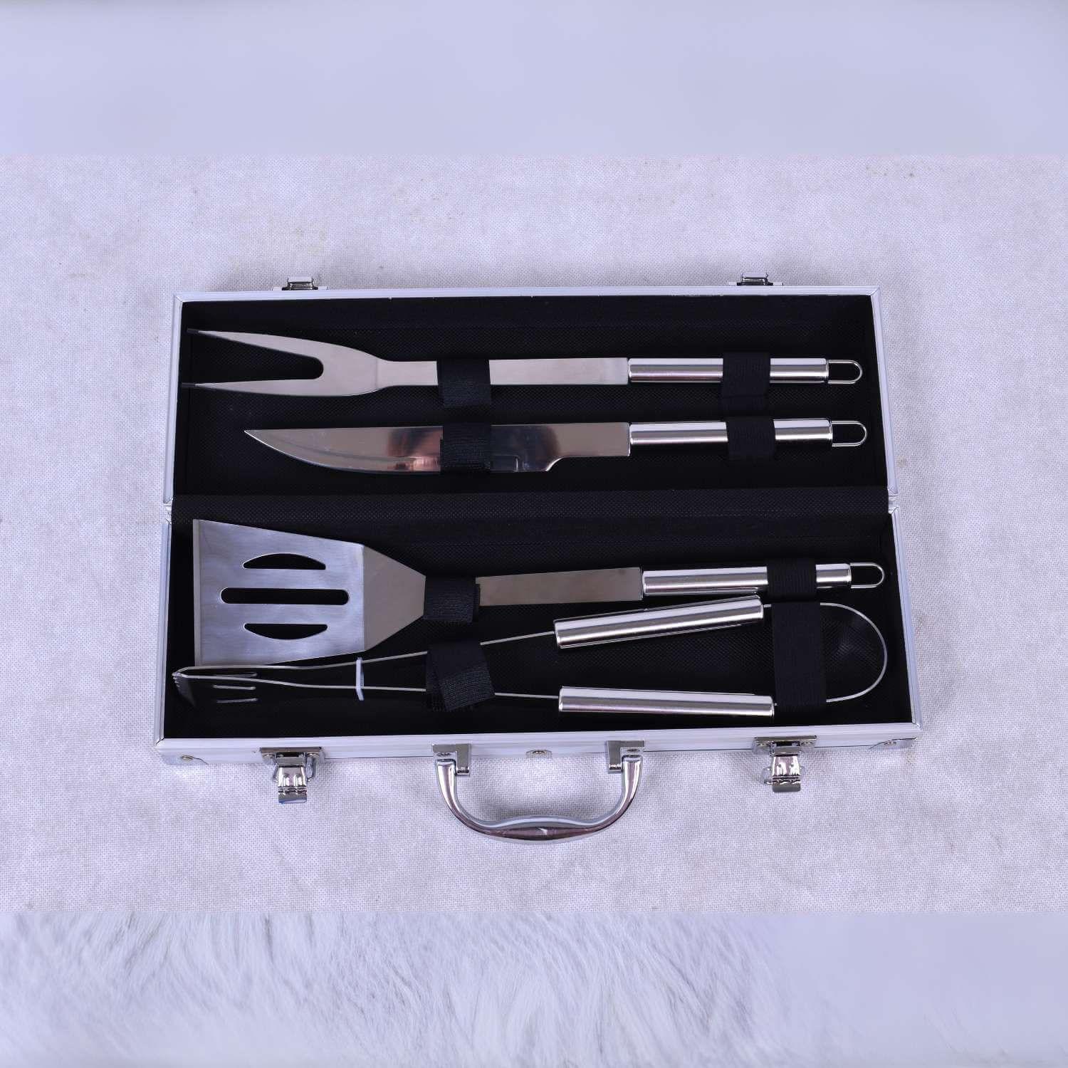 Set 4 accesorios parrilleros de acero y maletin de metal-3