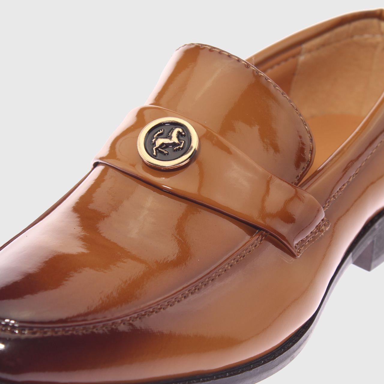 Zapato formal Camel Vía Franca Niño-4