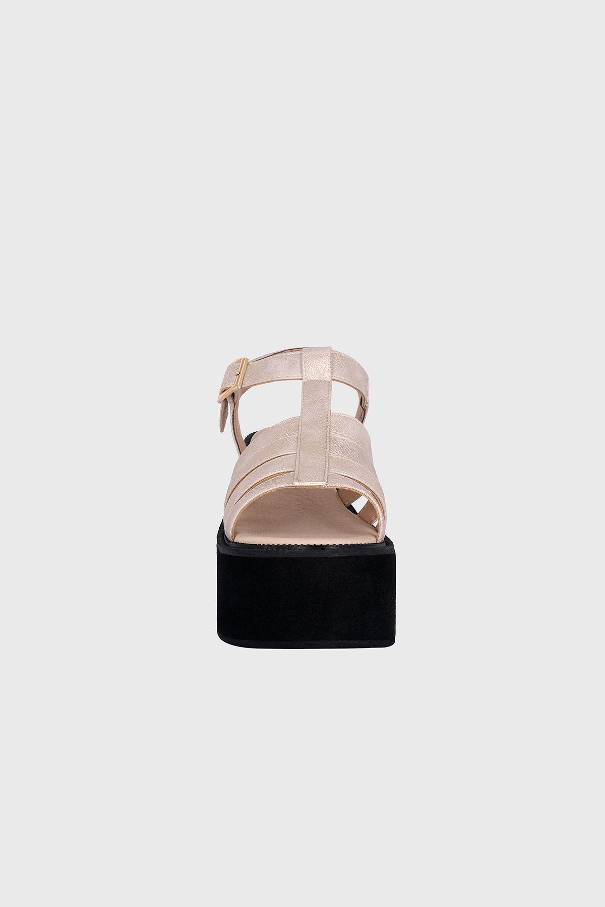 Sandalia Plataforma Gardenia Dorado Alquimia-2