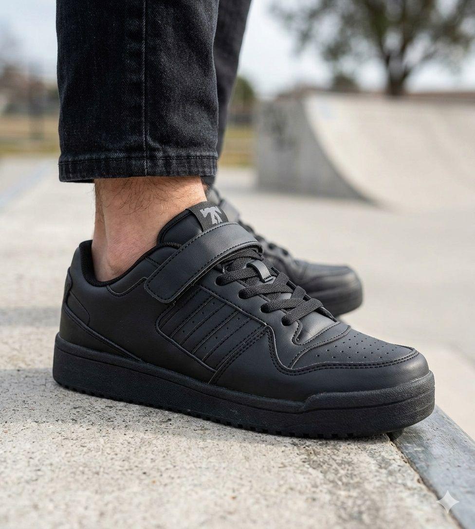 Zapatilla Escolar Posy Negro UNS-4