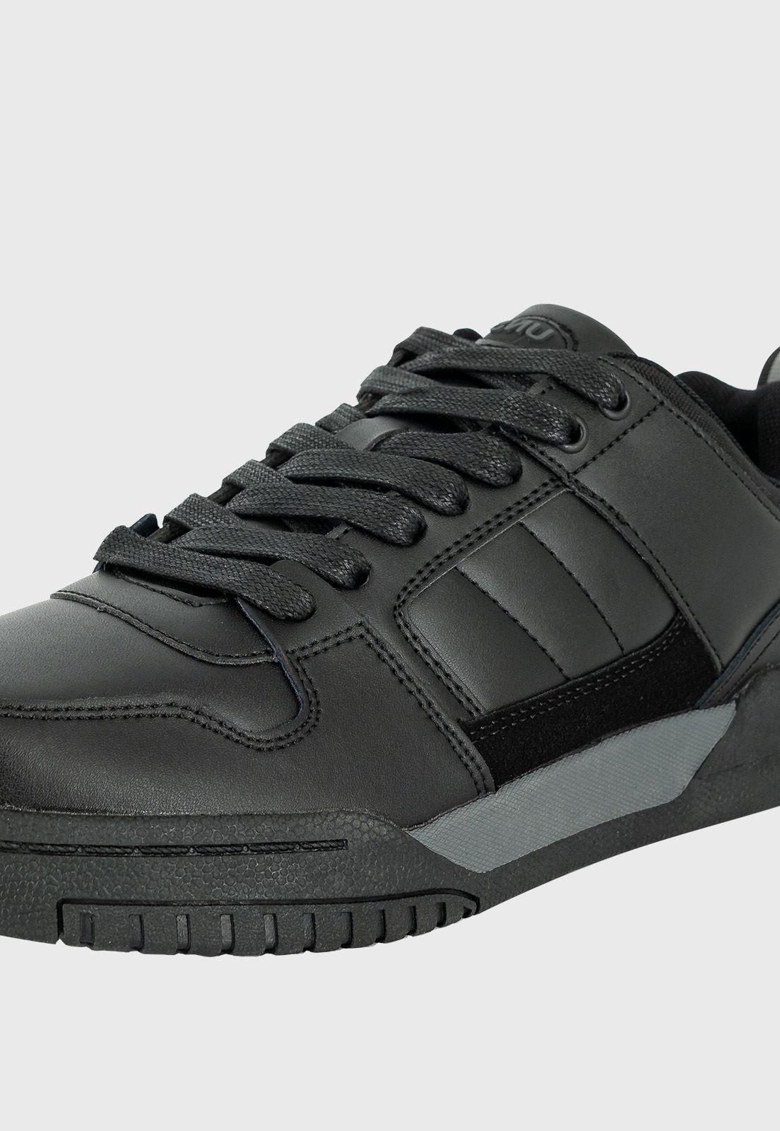 Zapatilla Saltoro Negro UNS-3