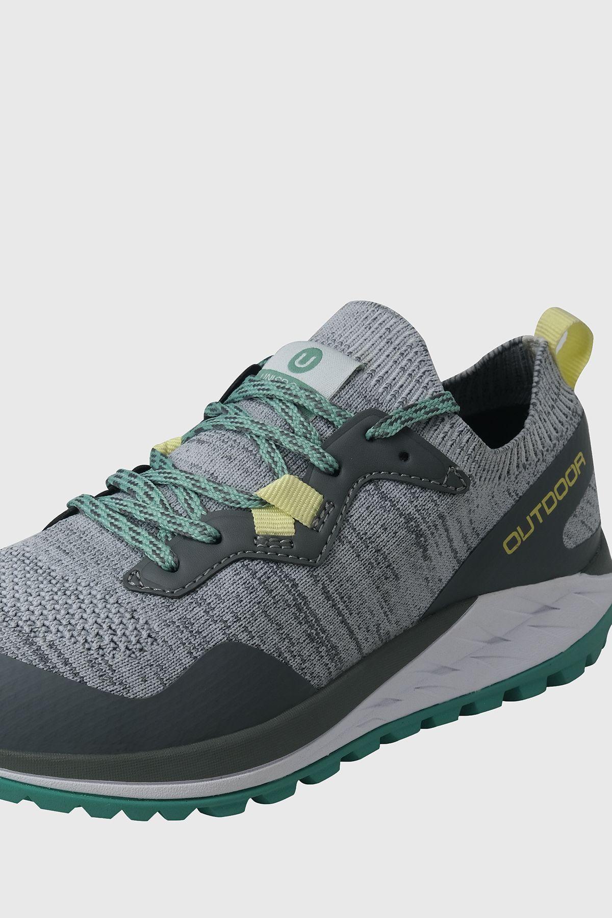 Zapatilla Outdoor Gross Gris UNS-3