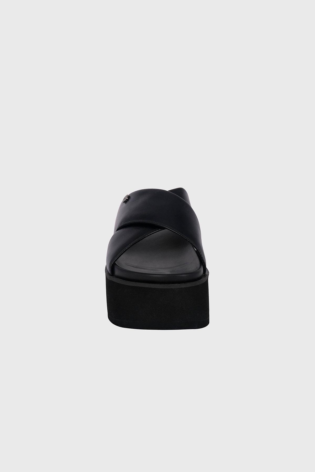 Sandalia Plataforma Gravity Negro Alquimia-2