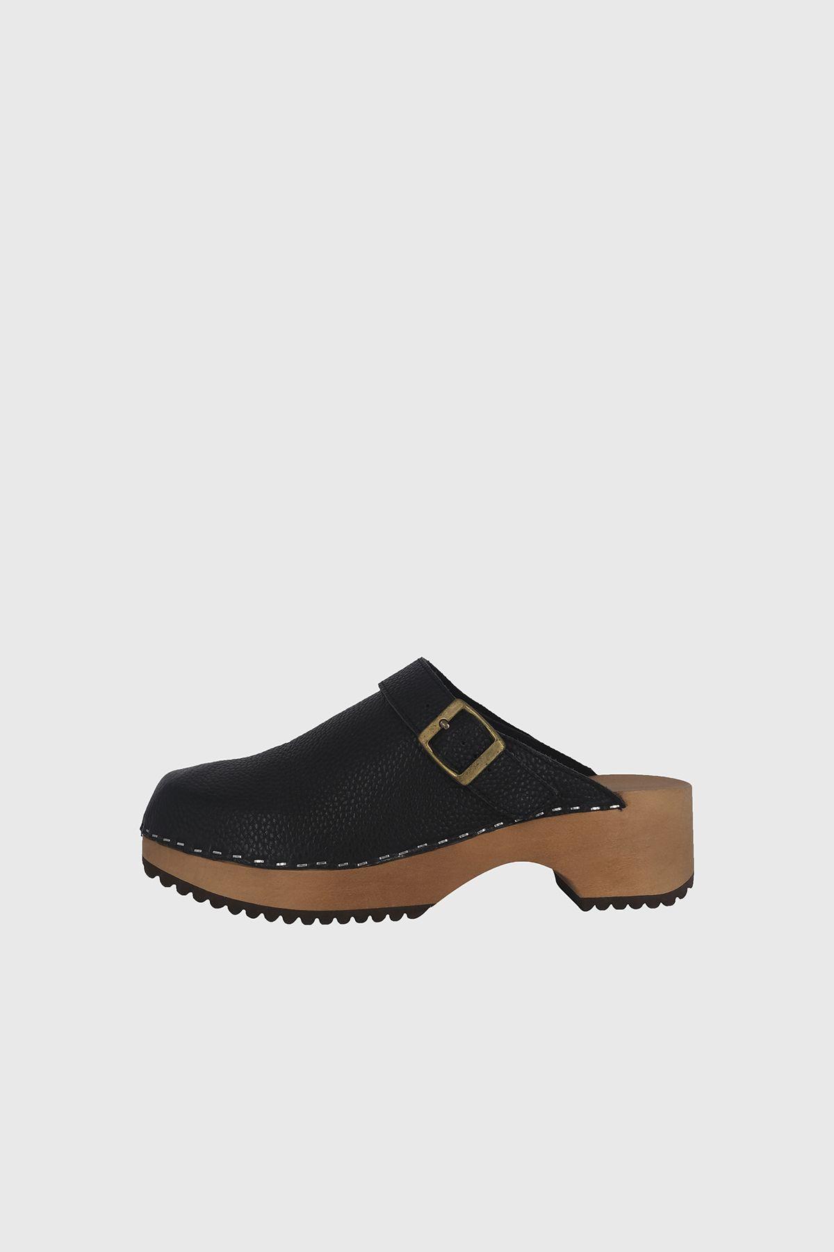 Zueco Madera Petal Negro Alquimia-1