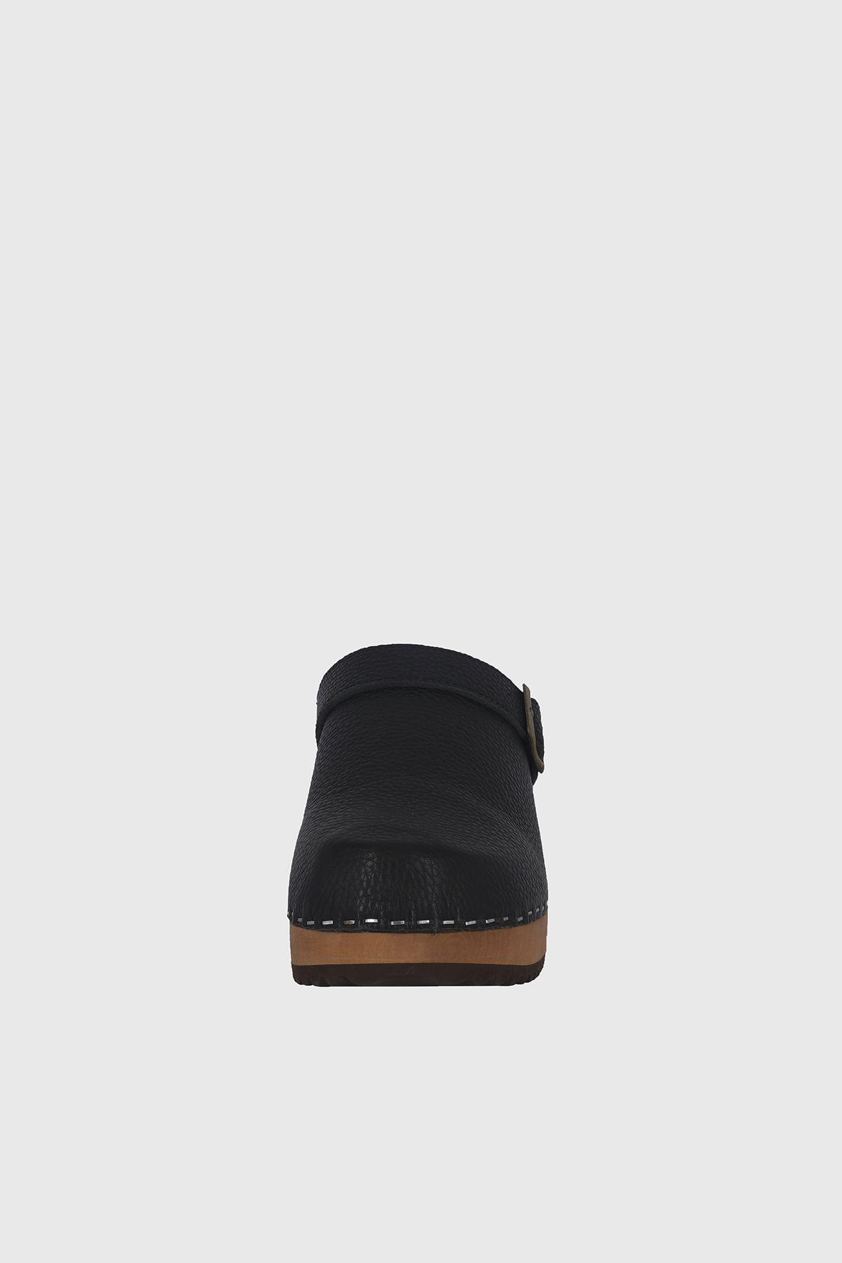 Zueco Madera Petal Negro Alquimia-2