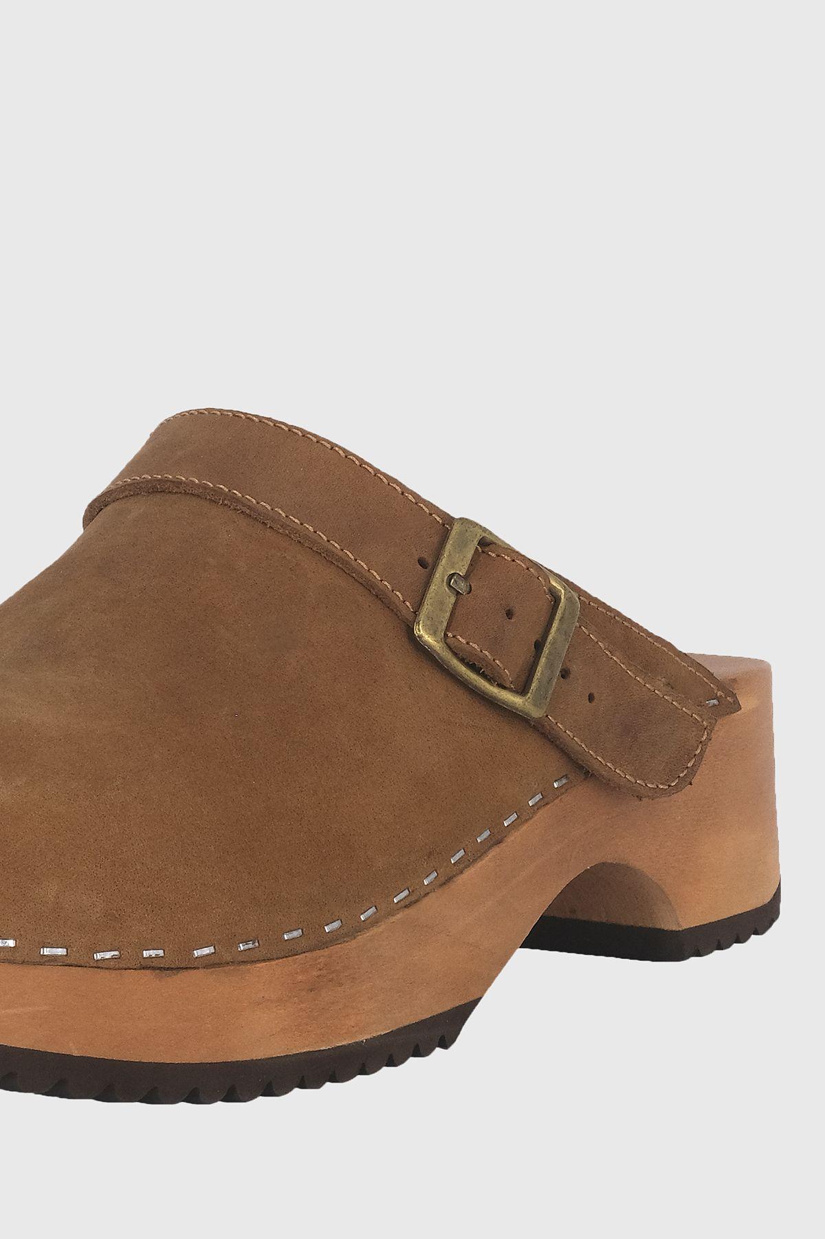 Zueco Madera Petal Caramelo Alquimia-3