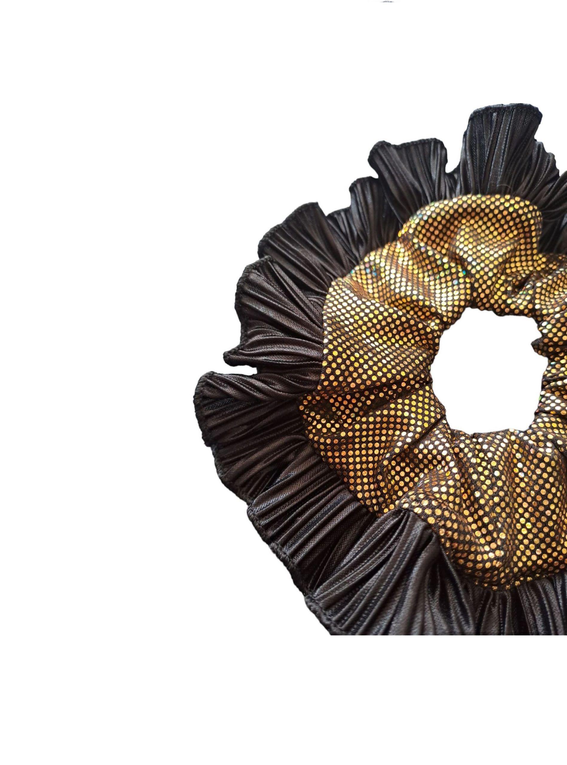 Scrunchie XL Rumbas Bambas Color Negro y Dorado 20 cm-1