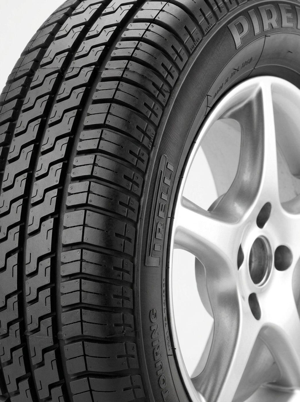 Neumatico 185/70 R14 88T Pirelli-1