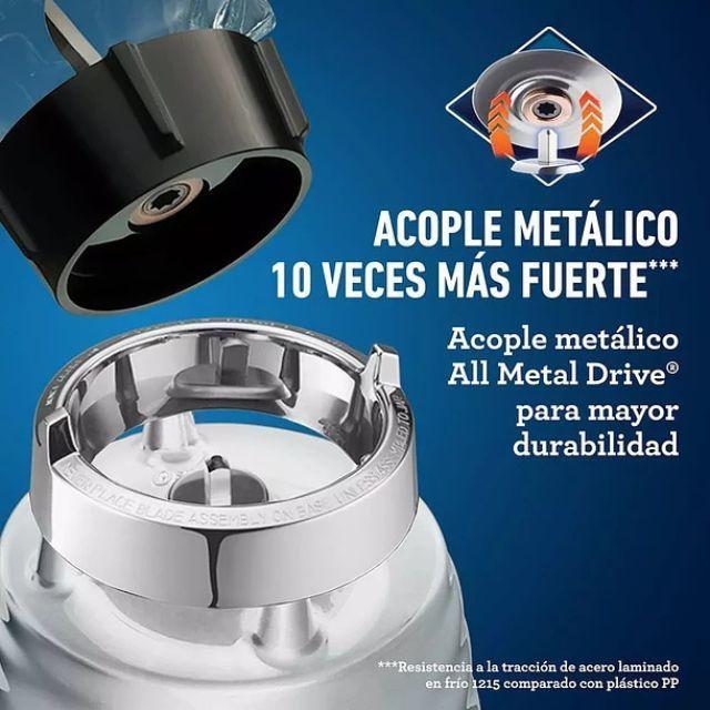 Licuadora clásica Oster® cromo con perilla ergonómica de 3 velocidades BLST4655-4
