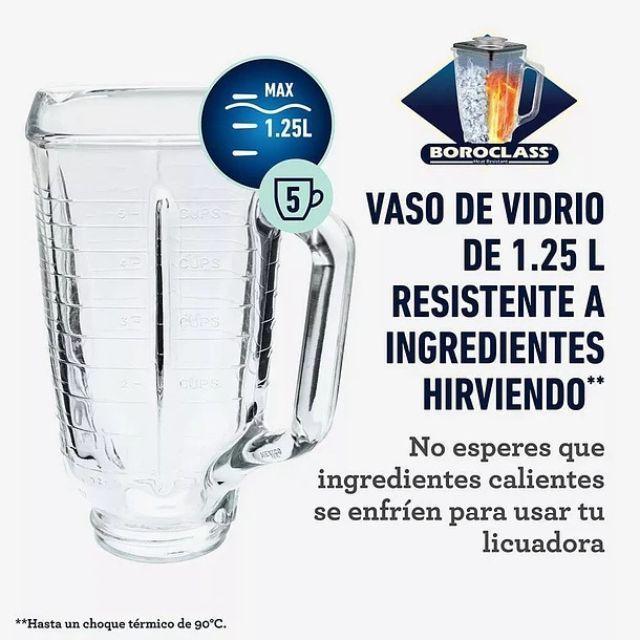 Licuadora clásica Oster® cromo con perilla ergonómica de 3 velocidades BLST4655-5