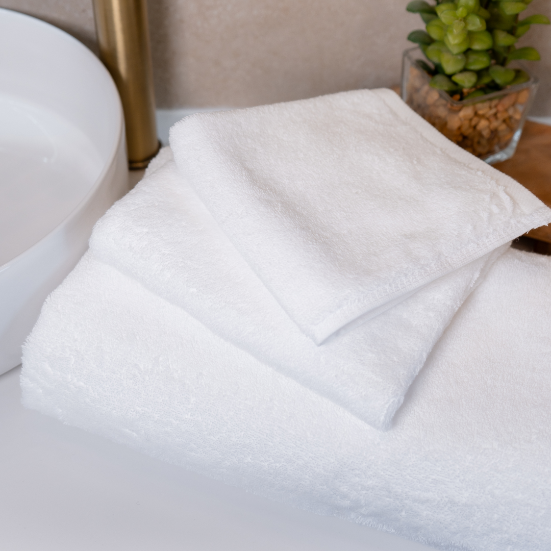 Set 4 Toallas Algodón Premium de 650 Grs/m2 Color Blanco-2