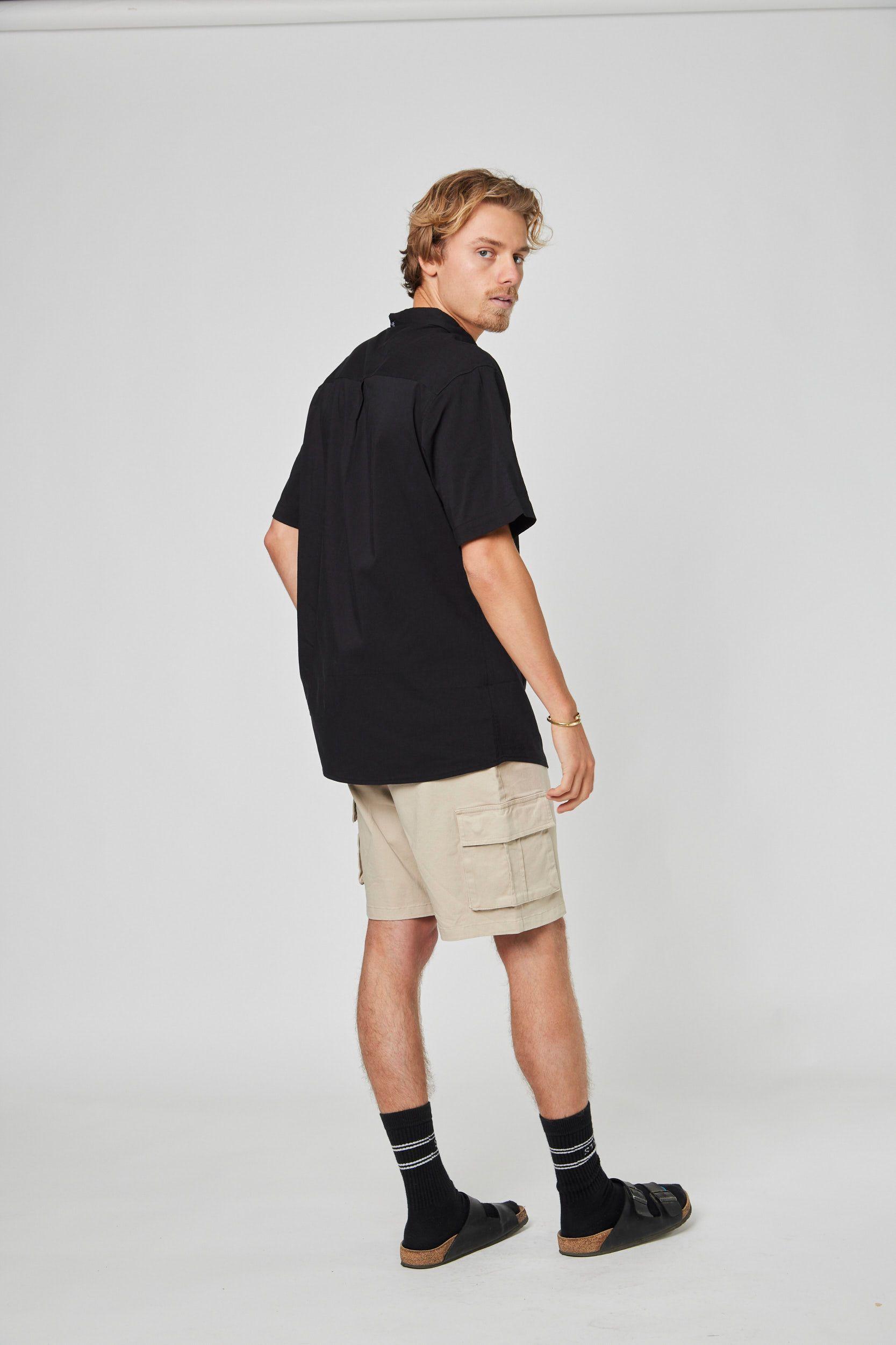 Camisa Solid Negra-3