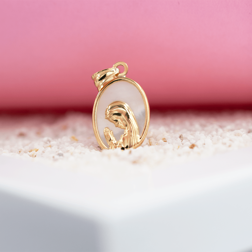 Medalla Virgen Niña Nácar Oval oro 18K-3
