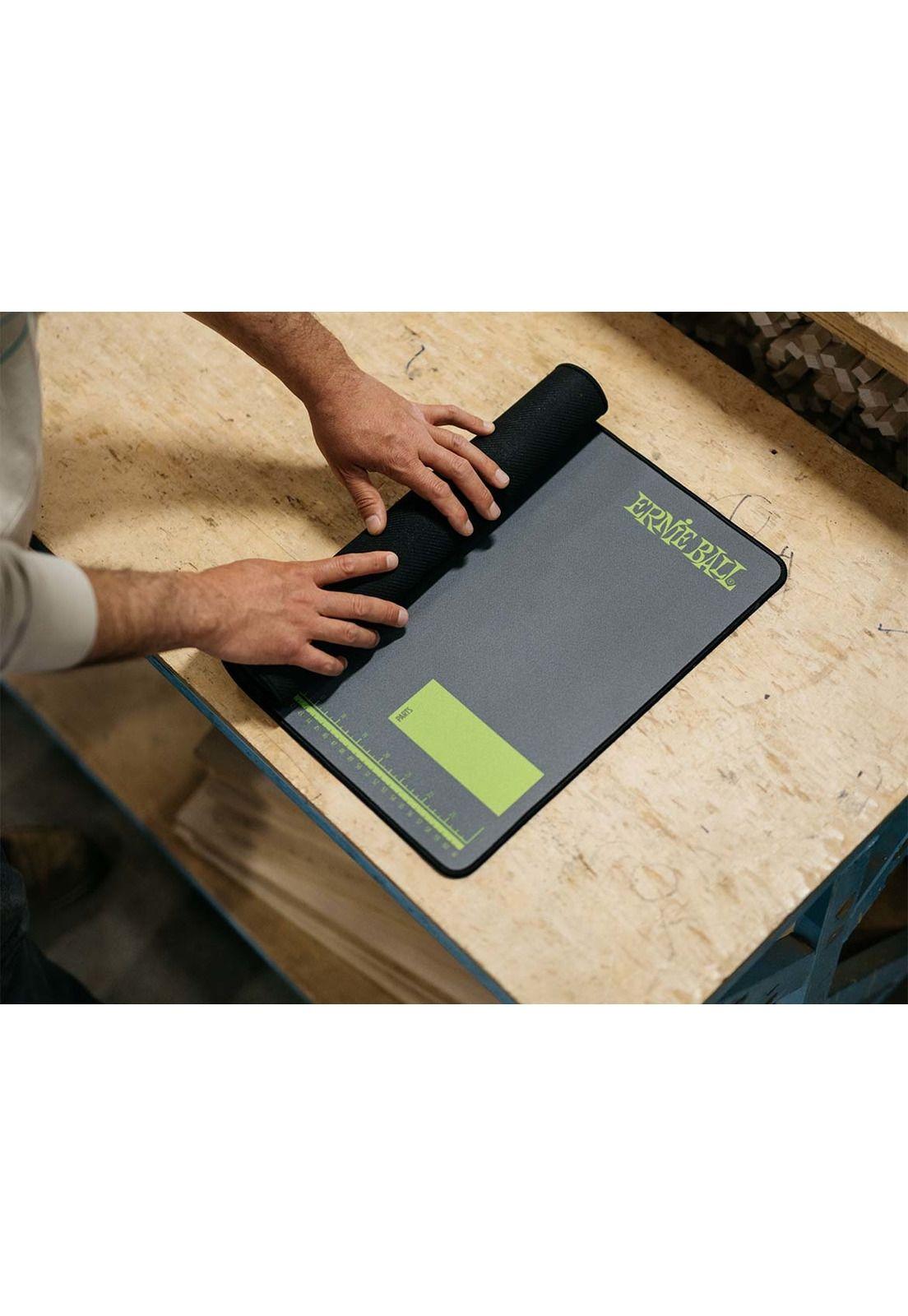 Superficie de mantención de Instrumentos Ernie Ball Techmat-4