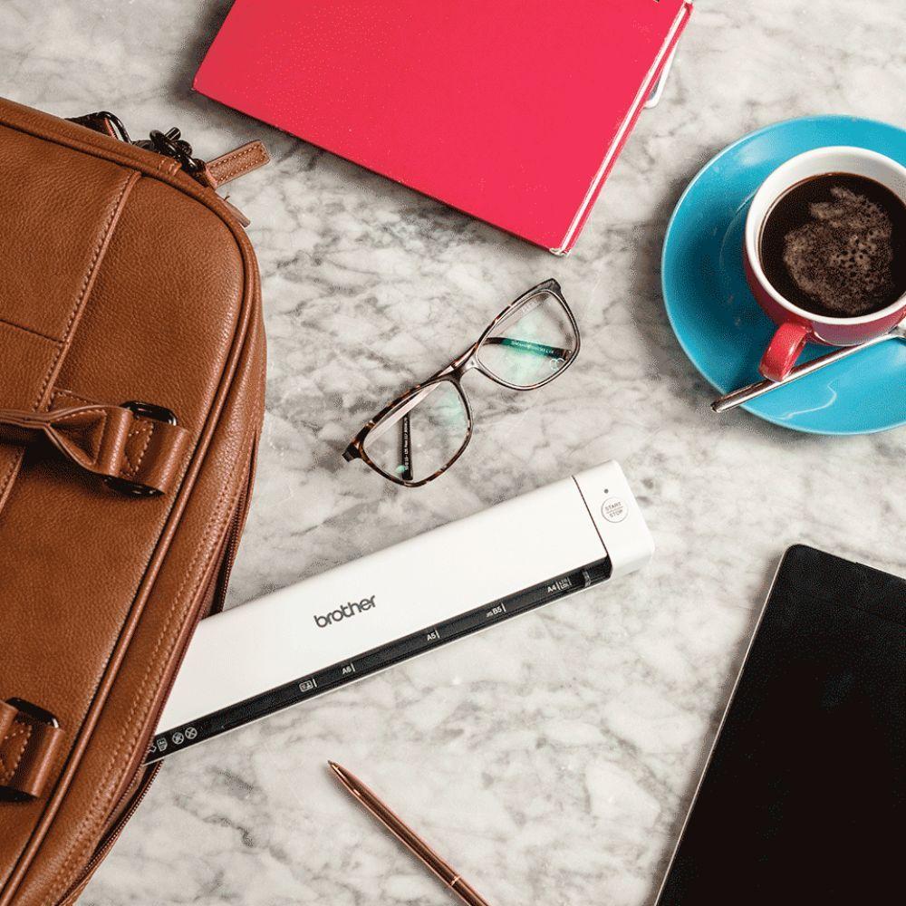 Escáner portátil a color Epson DS-640-3