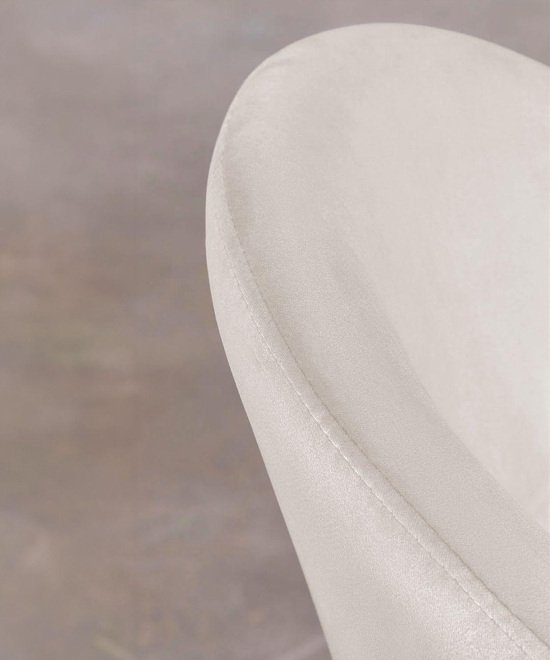 Silla De Comedor Sora Tapiz Velvet Beige Patas Negras-2