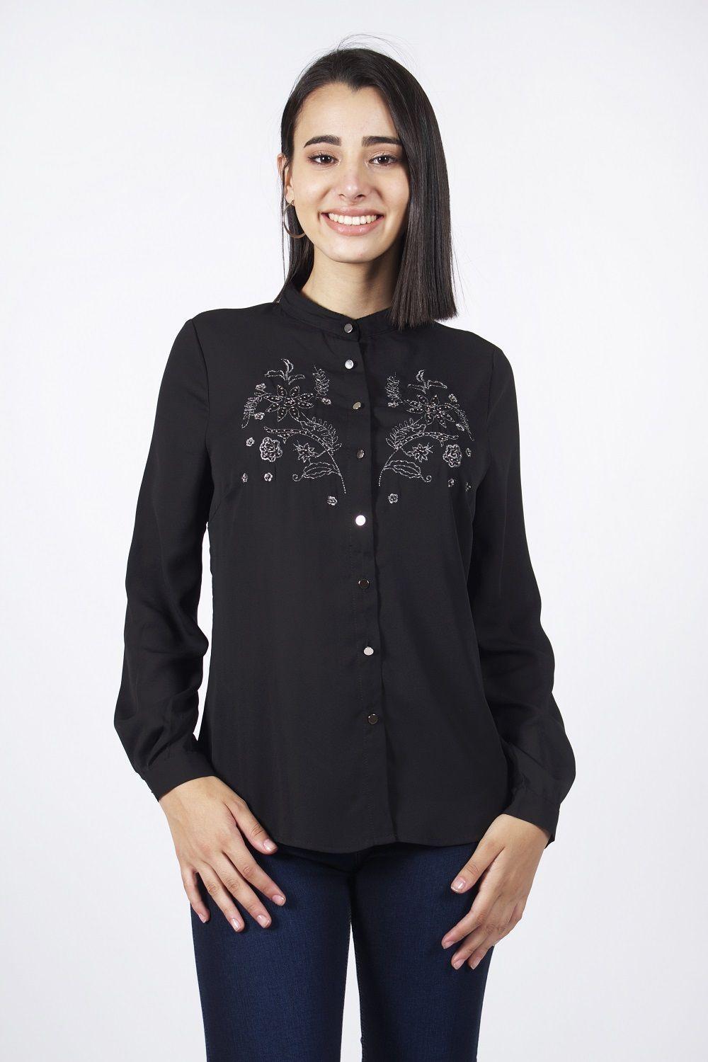 Blusa bordada cuello mao negro-0