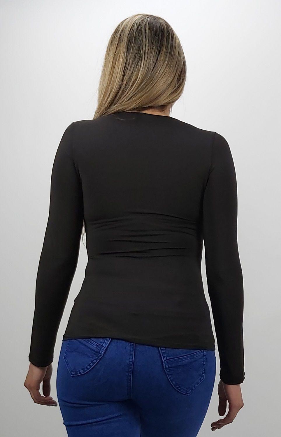 Polera bordado hombro negra-2