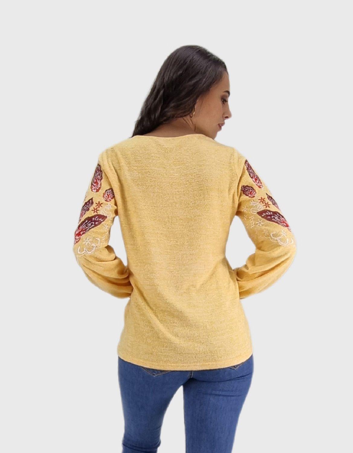 Polera bordada-3