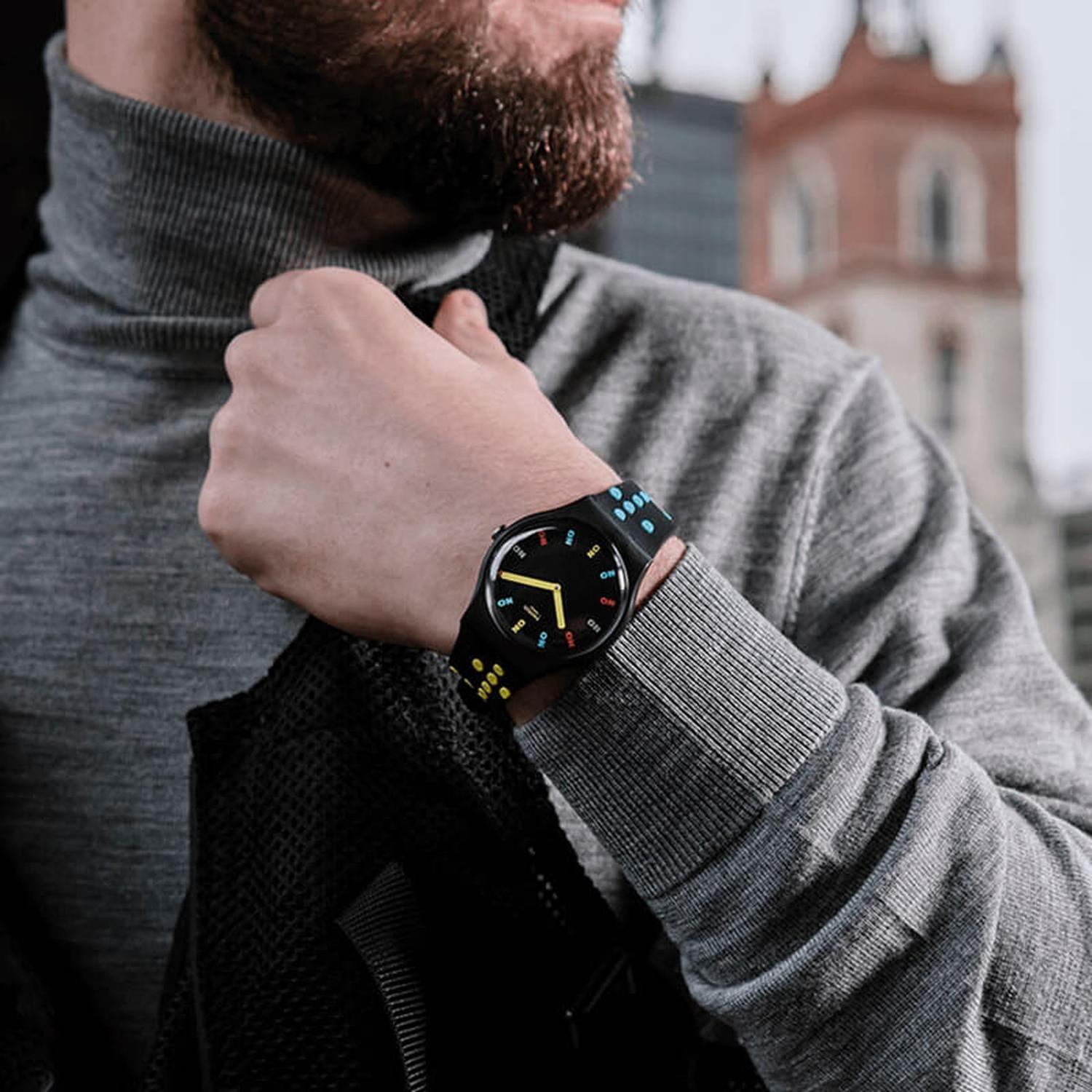 Reloj Swatch Análogo Hombre SUOZ302-3