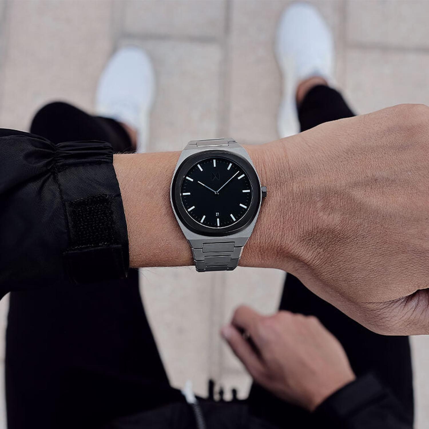 Reloj Análogo Hombre MVMT D-SH01-SSBL-1